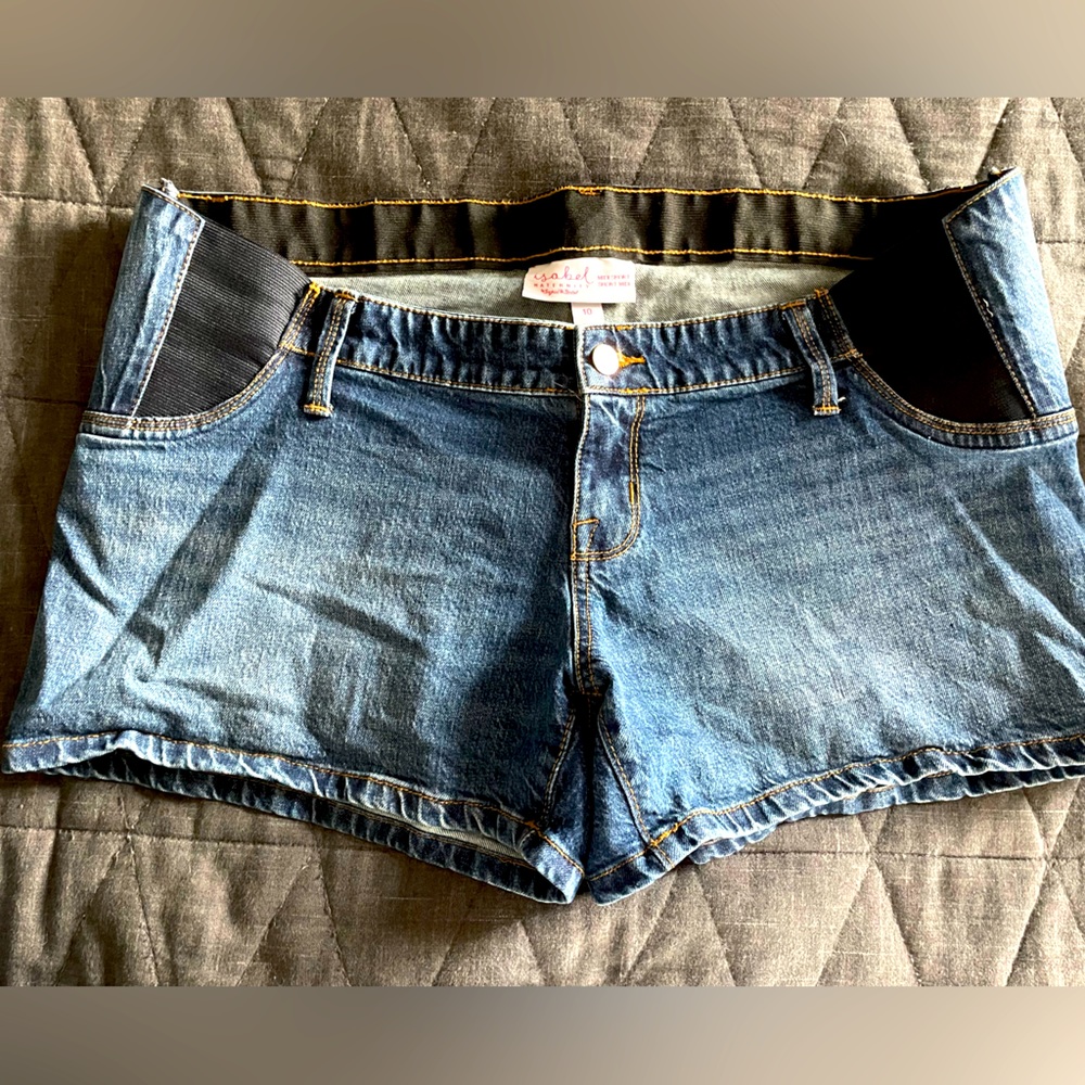Maternity shorts